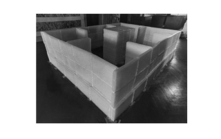 Kishio Suga - Heiretsuso - 1969/1995, paraffina. Dalla mostra Asiana, Palazzo Vendramin Calergi, Venezia 1995. foto di E. Cattaneo.